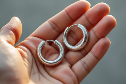 découvrez comment éviter les allergies avec notre guide sécurité pour bien choisir vos créoles en métal. conseils pratiques et astuces pour profiter de vos bijoux en toute sérénité.