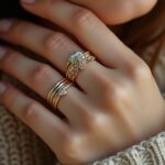 découvrez comment créer une combinaison harmonieuse et tendance avec des anneaux empilables. apprenez à associer styles, couleurs et matériaux pour un look unique et chic.