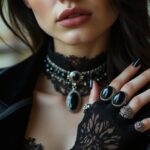 découvrez comment choisir des bijoux gothiques pour sublimer votre tenue avec style et élégance. nos conseils vous aident à adopter un look unique et mystérieux.