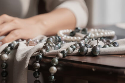 découvrez les bijoux en perles de tahiti, symboles d'un luxe exotique unique, et apprenez comment les entretenir avec soin pour préserver leur éclat et leur beauté naturelle.