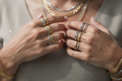 découvrez comment mélanger bijoux en or et en argent avec style grâce à nos astuces pour créer des looks harmonieux et modernes.