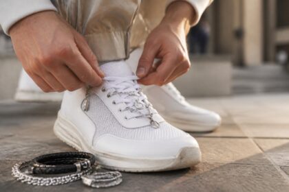 découvrez les meilleurs bijoux spécialement conçus pour sublimer vos baskets et rehausser toutes vos tenues avec style et originalité.