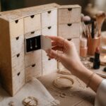 découvrez les tendances incontournables de 2025 avec notre calendrier de l'avent dédié aux bijoux et au maquillage. suivez chaque jour une surprise pour sublimer votre style.