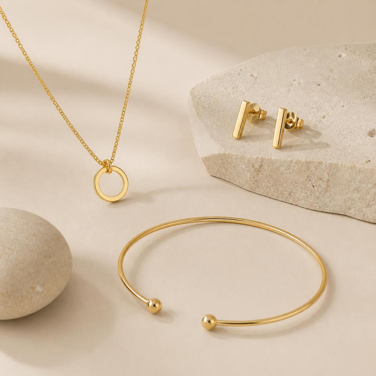 découvrez les tendances bijoux 2025 avec un focus sur les bijoux minimalistes, élégants et en plein essor cette saison pour un style moderne et raffiné.