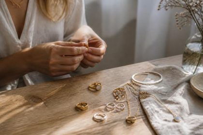 découvrez les collections élégantes et raffinées de pilgrim bijoux, votre boutique en ligne pour des pièces uniques et tendance.
