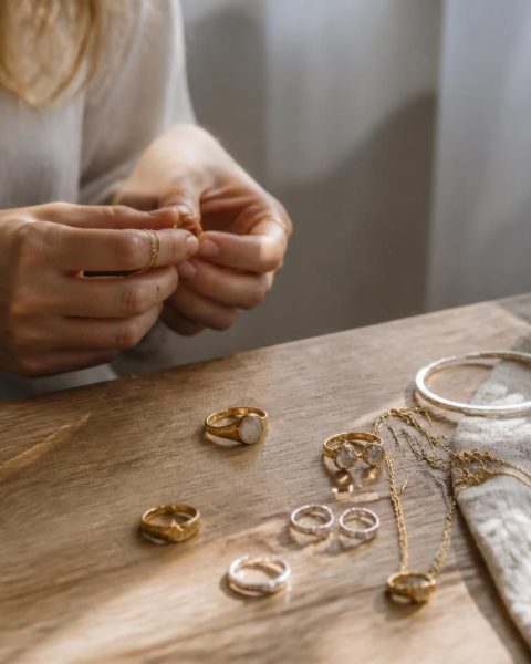 découvrez les collections élégantes et raffinées de pilgrim bijoux, votre boutique en ligne pour des pièces uniques et tendance.