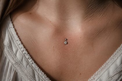 découvrez pourquoi les bijoux de piercing sternum sont devenus si populaires, alliant esthétique unique et tendances contemporaines pour sublimer votre style.