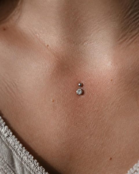 découvrez pourquoi les bijoux de piercing sternum sont devenus si populaires, alliant esthétique unique et tendances contemporaines pour sublimer votre style.