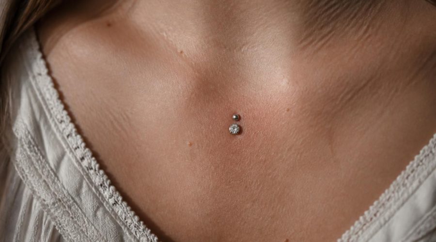 découvrez pourquoi les bijoux de piercing sternum sont devenus si populaires, alliant esthétique unique et tendances contemporaines pour sublimer votre style.